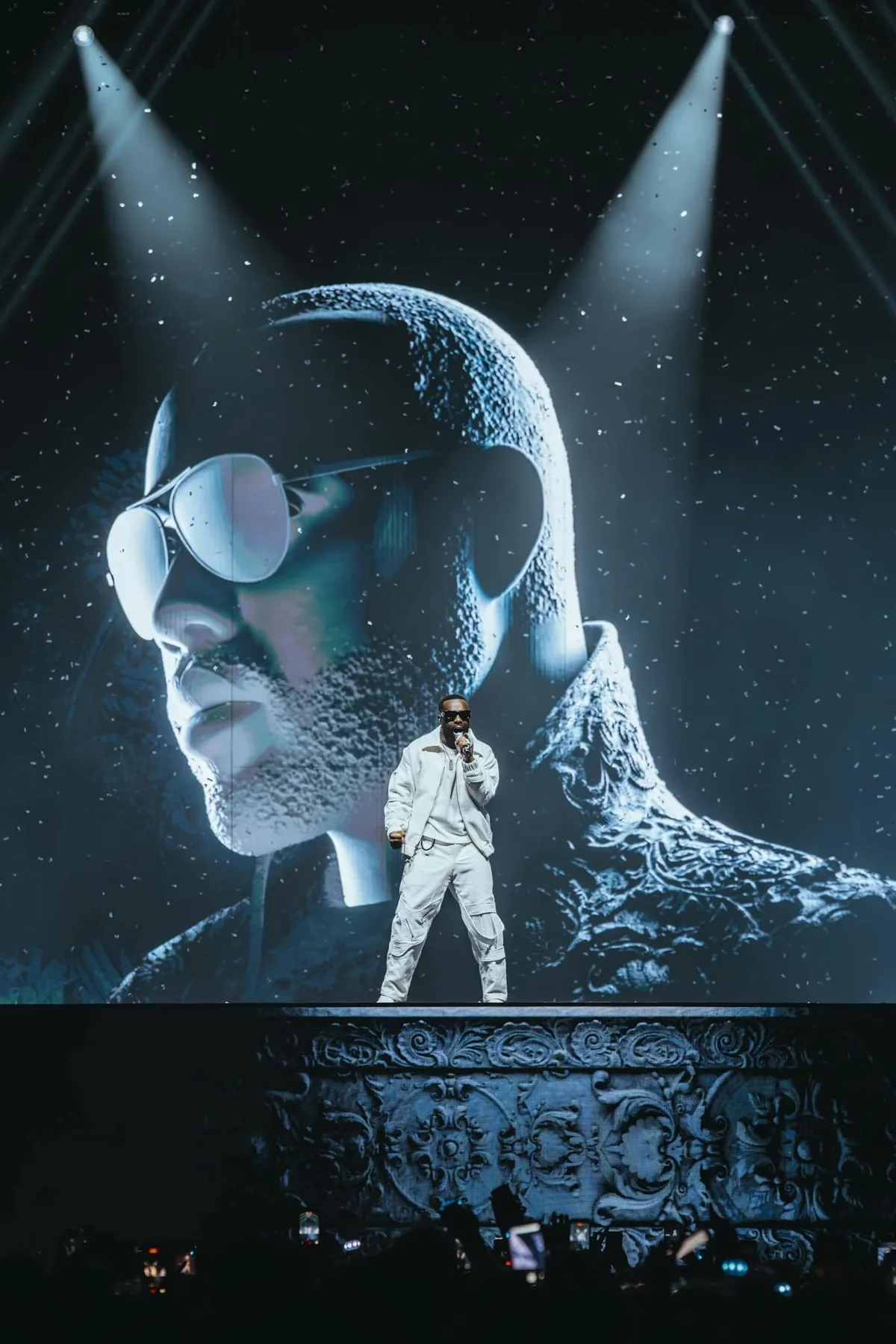 GIMS Winter Tour stage visuals